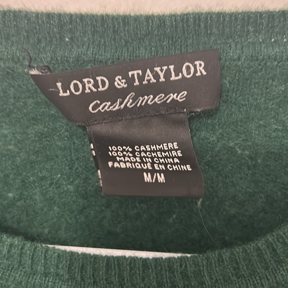 Lord & Taylor Cashmere Crew Neck Sweater Size Medium Green - Picture 2 of 5
